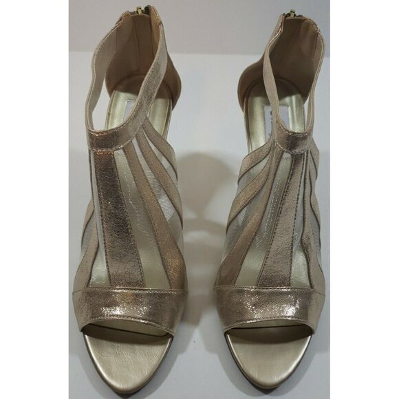 Dyeables ~Woman Size 11 B~ Silver/Gold Heeled Sandal NEW. - Picture 8 of 12